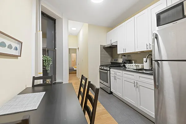 Rented by Dom & E Property Management | media 16