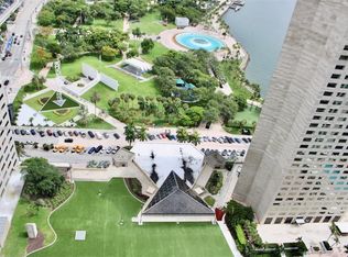 325 S Biscayne Blvd APT 3922, Miami, FL 33131
