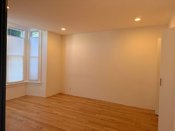 5th image of 526 Noe St