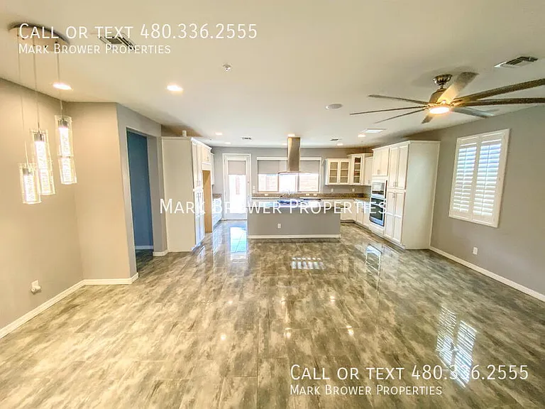 3878 E Oxford Ln — Photo 2