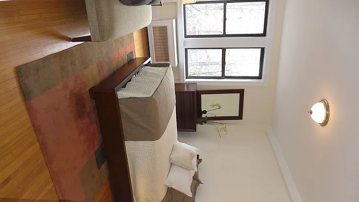 Rented by Metropolitan Equities | media 25