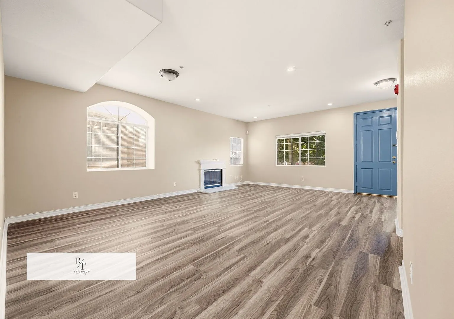 Bright & Spacious 3-Bedroom Townhome in Gated Arcadia Community | Pasadena Unified School District — Photo 3