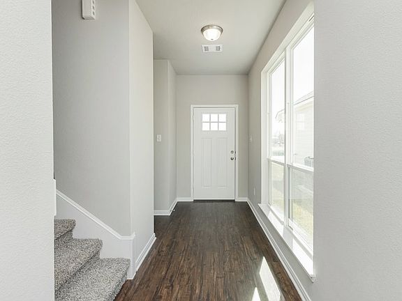 2nd image of 1309 Elise Ave