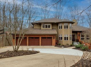 892 Country Club Dr, Cincinnati, OH 45245