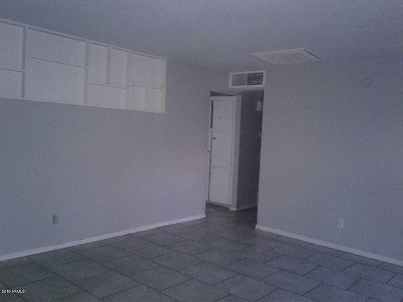 2nd image of 5001 W Earll Dr