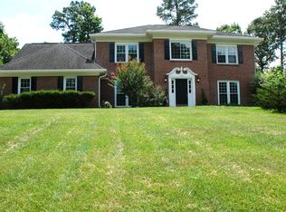 1546 Maple Ridge Dr, Suwanee, GA 30024