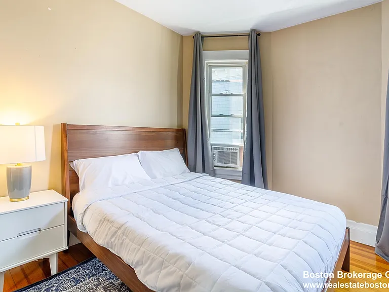 24 Willis St #3 — Photo 6