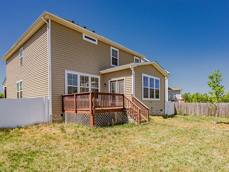 8105 Lyman Ct — Photo 33