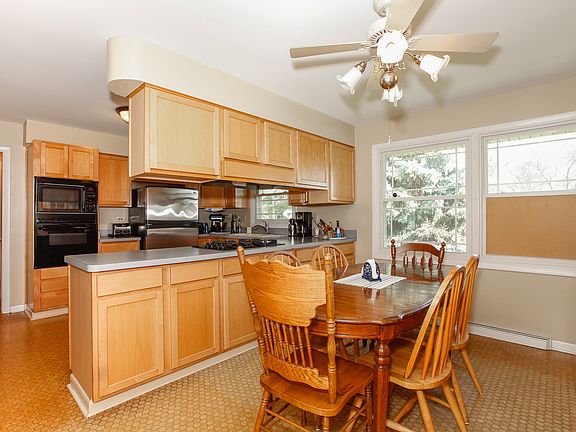 3rd image of 6545 166th St