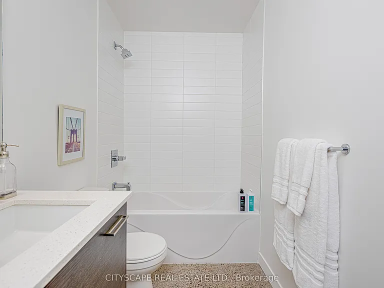 510 King St E #313 — Photo 30