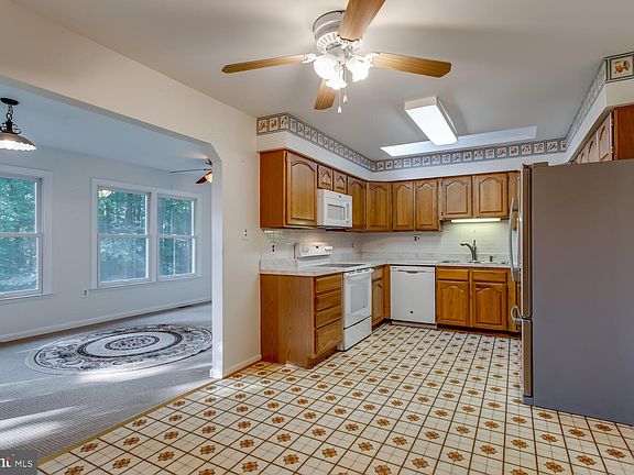 5th image of 7810 Rollins Ct