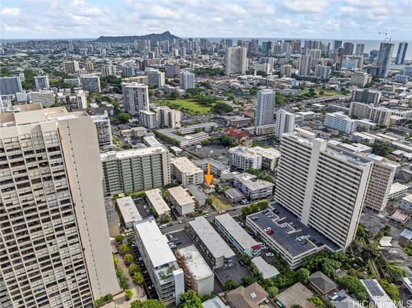 honolulu-hawaii-82510415 picture