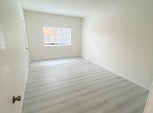 10749 Francis Pl #103, Los Angeles, CA 90034