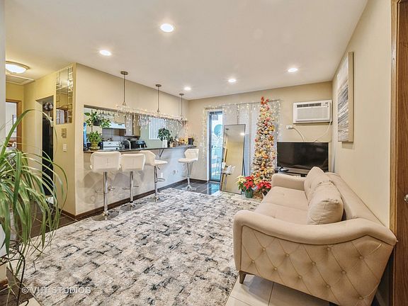 3rd image of 1209 N Winslowe Dr Unit 303