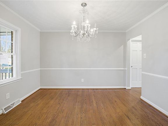 5th image of 1695 Meredith Rd