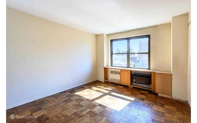 Sold by Douglas Elliman | media 25