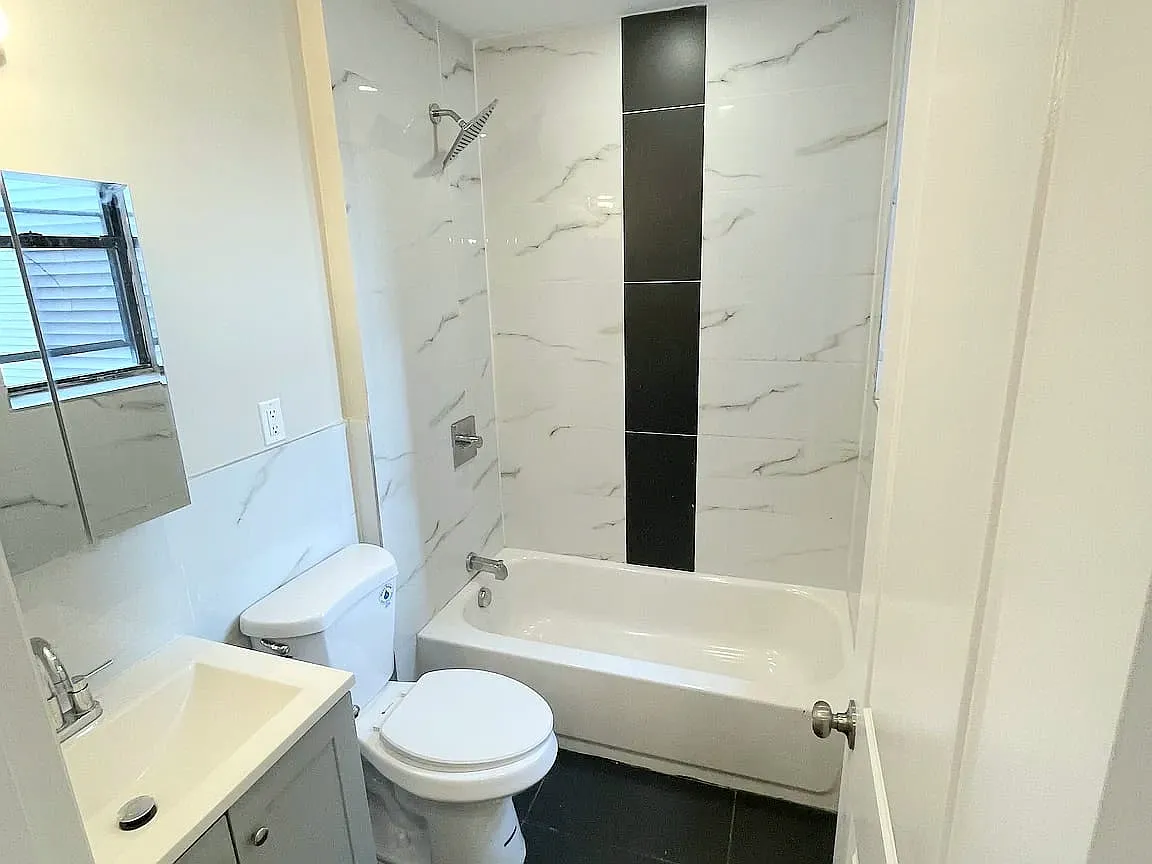 4 bed, 900 sqft, $2,600 — Photo 2