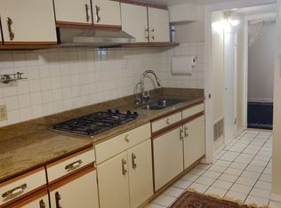 5627 N Kedvale Ave #B, Chicago, IL 60646