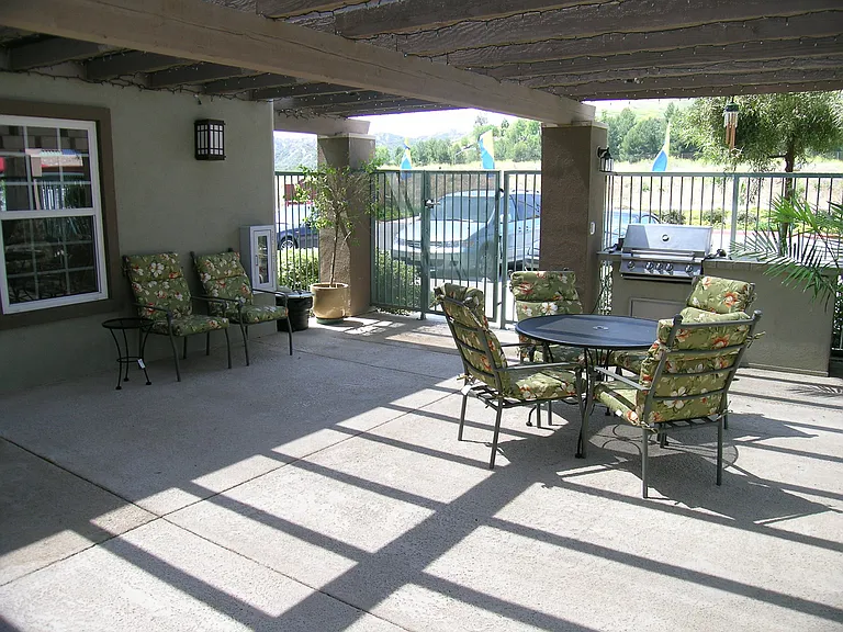 Castaic Lake Senior Apts — Photo 9