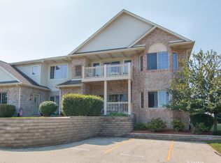 1459 N Sunnyslope Dr, Racine, WI 53406