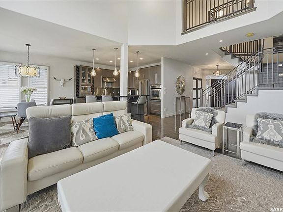 5th image of 735 Wright CRESCENT