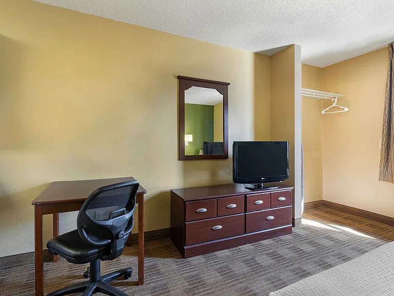 Studio Suite - 1 Queen Bed