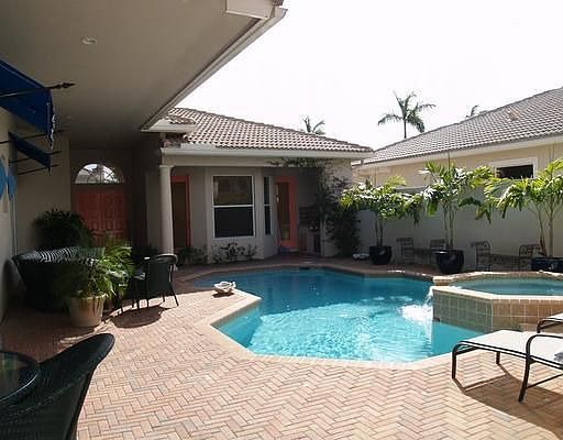 2nd image of 535 Les Jardin Dr