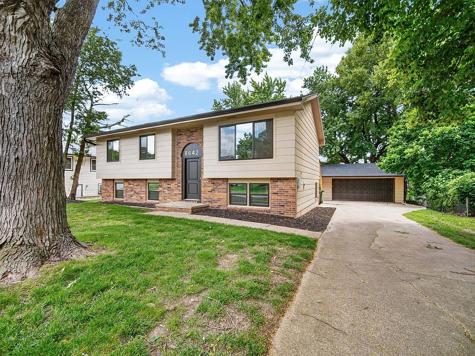 1st image of 8642 Sunny Hill Dr