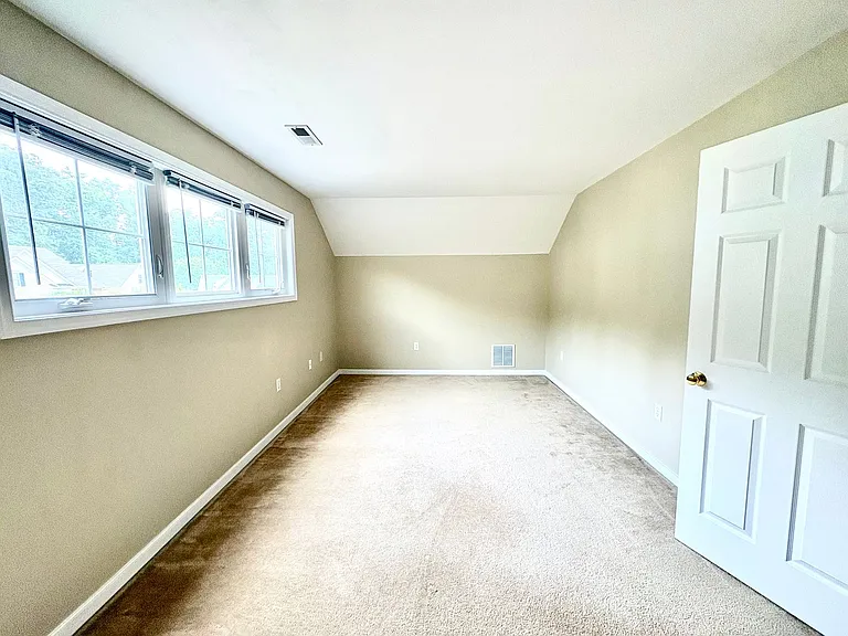 1118 Alcorn Ter — Photo 17