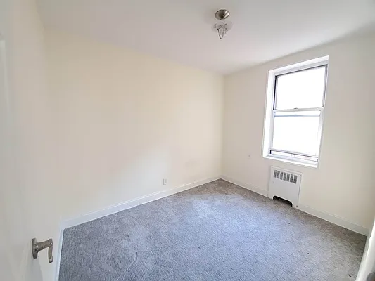 Rented by Smart NY Realty LLC | media 9