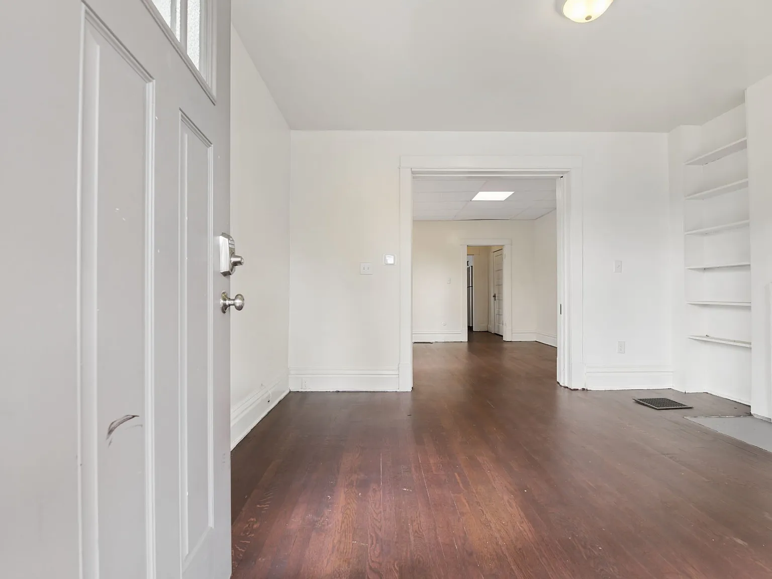 5 bed, 2000 sqft, $4,500 — Photo 3