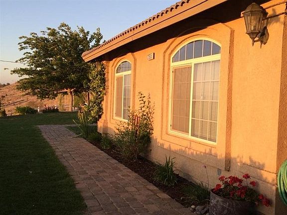 5th image of 21555 Sagebrush Ct