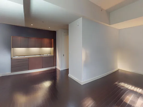 20 Pine Street 2404 image 1 of 13