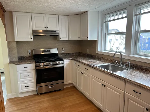 133 Fenner St #2, Fall River, MA 02724