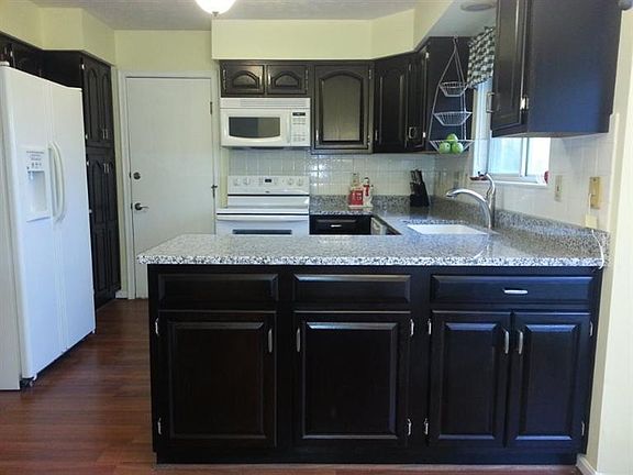2nd image of 9616 Fox Run Dr
