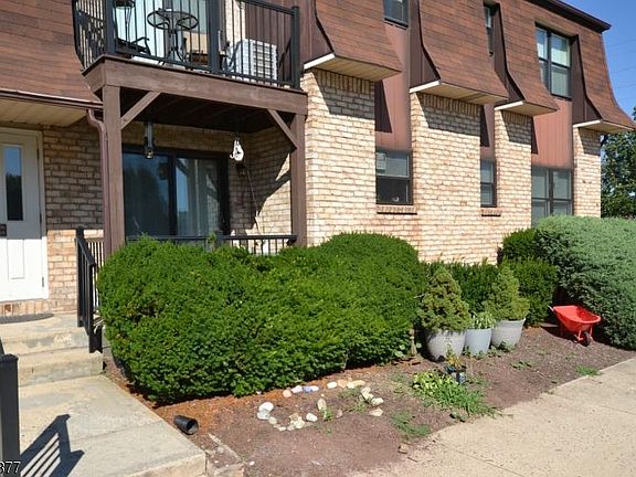 2nd image of 1105 Normandy Ct #1105