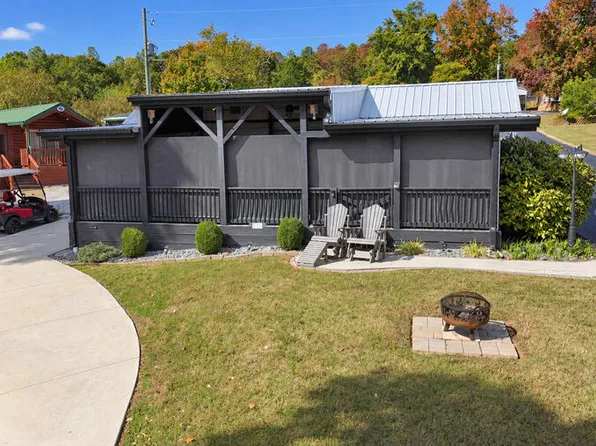 546 Weekender Dr, Fair Play, SC 29643
