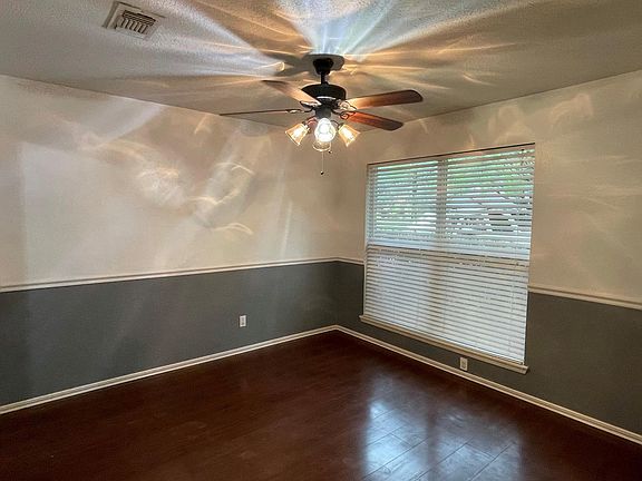 5th image of 9439 Charterlawn Cir