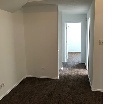 5th image of 10811 Adin St