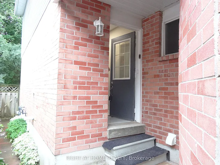 39 Devondale St #LOWER LEVEL — Photo 3