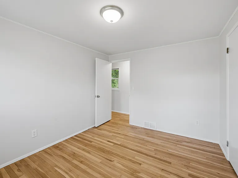 5 Lilac Ln — Photo 21