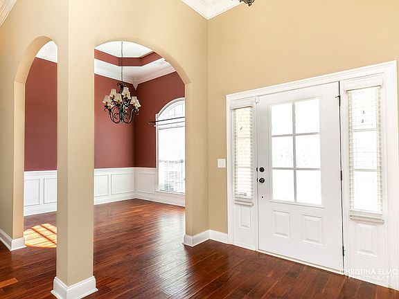 4th image of 220 Cheshire Dr