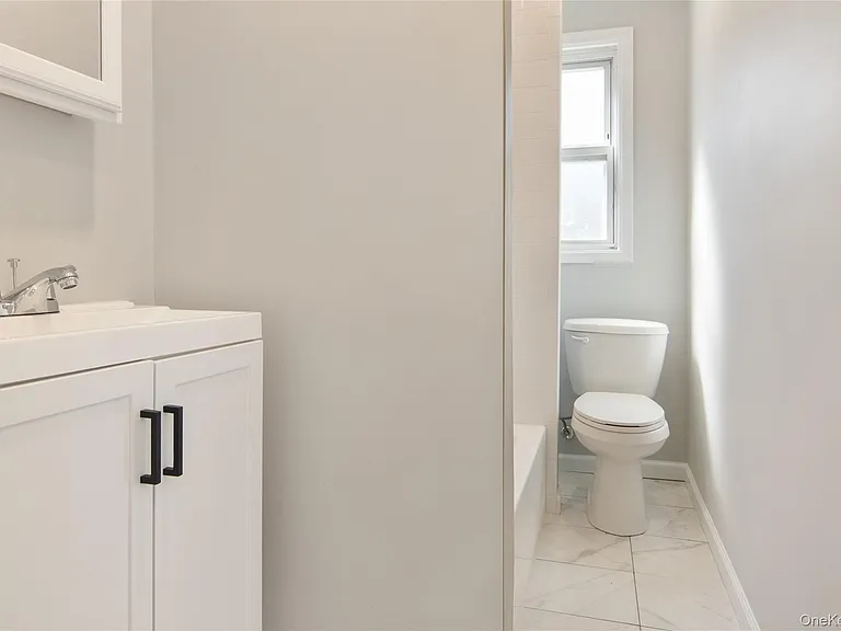 419 Valentine Ave #2 — Photo 11