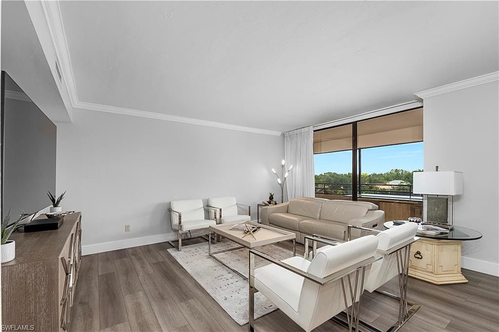 5260 S Landings Dr APT 409