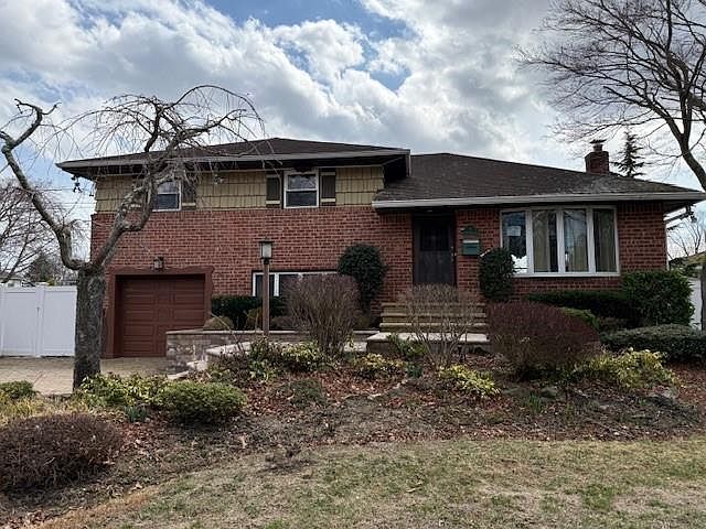 1st image of 7 SE Park Drive
