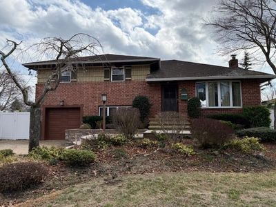 7 SE Park Drive, Massapequa Park, NY, 11762
