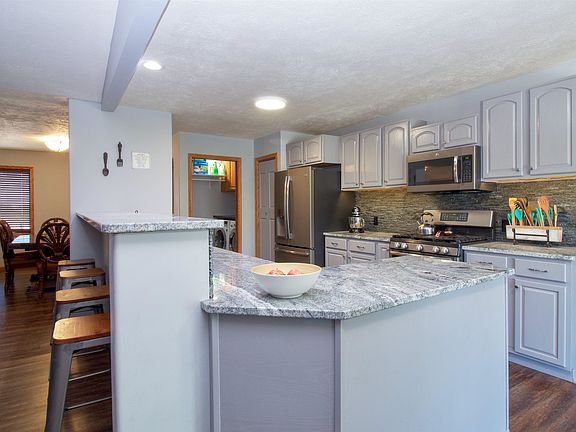 3rd image of 2325 E 103rd St