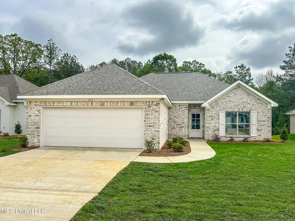 969 Riverside Ln, Pearl, MS 39208