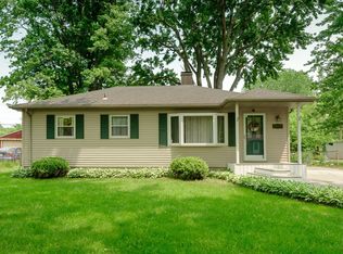 21761 Fenster St, Belleville, MI 48111