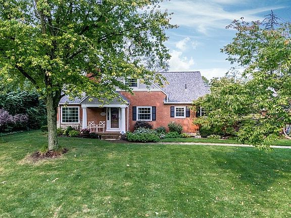 2nd image of 3233 Sunny Crest Ln